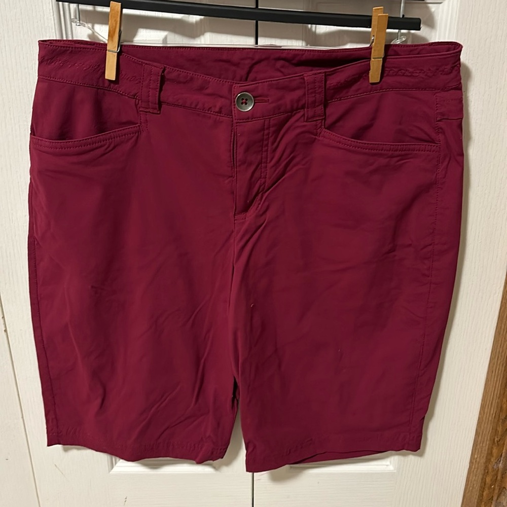 Eddie Bauer walking shorts in cranberry colour